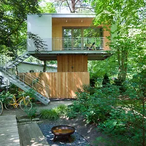 Urban Tree House Berlin